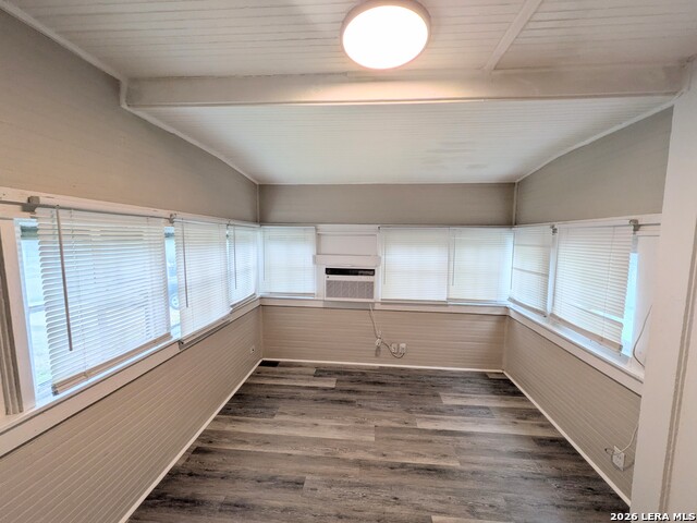 Image 15 of 21 For 822 Carson St E 5