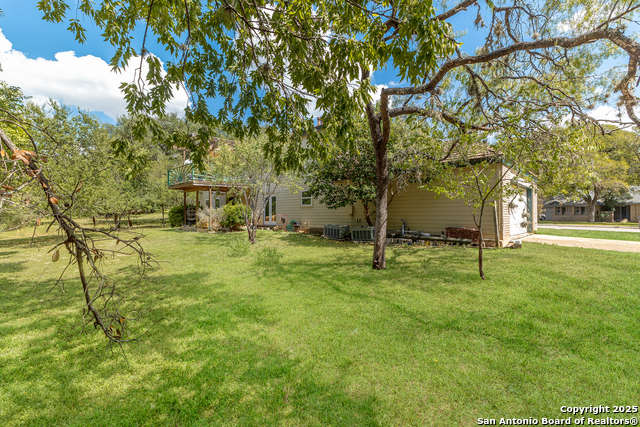 Image 17 of 18 For 13711 Hunters Moss