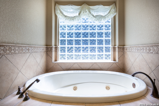 Image 15 of 38 For 1071 Glenwood