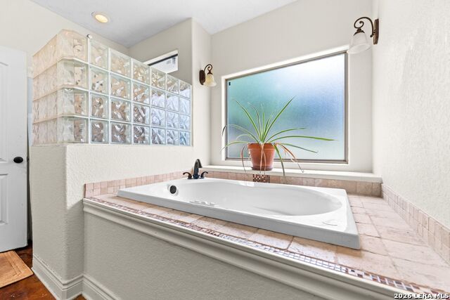 Image 19 of 45 For 17132 Bandera Rd