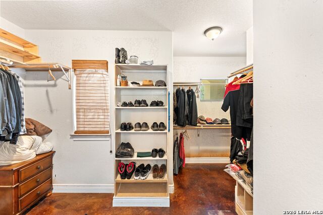 Image 23 of 45 For 17132 Bandera Rd