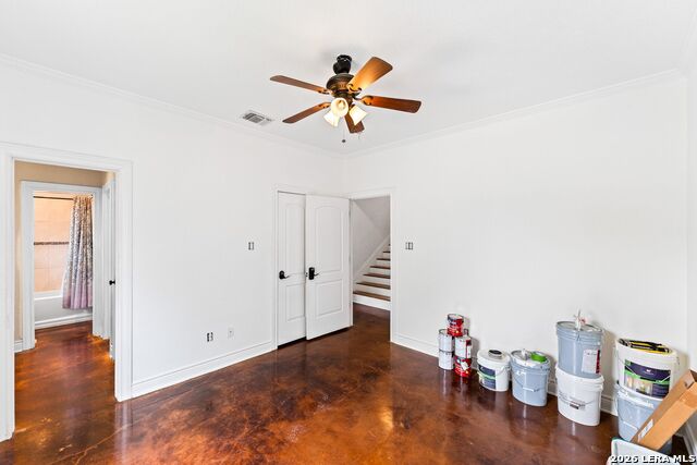 Image 27 of 45 For 17132 Bandera Rd