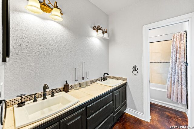 Image 28 of 45 For 17132 Bandera Rd