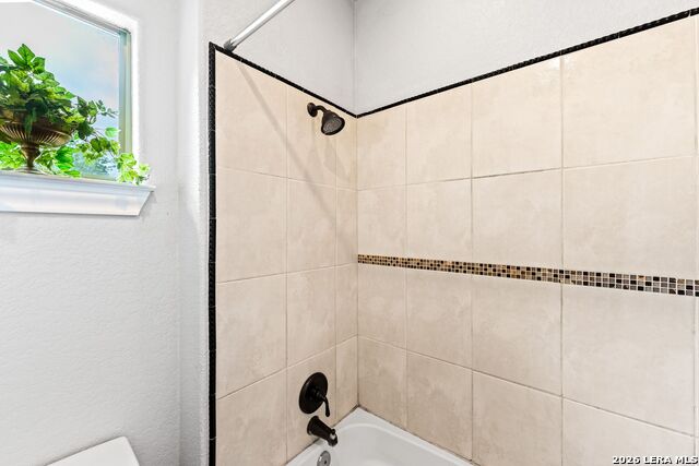 Image 29 of 45 For 17132 Bandera Rd