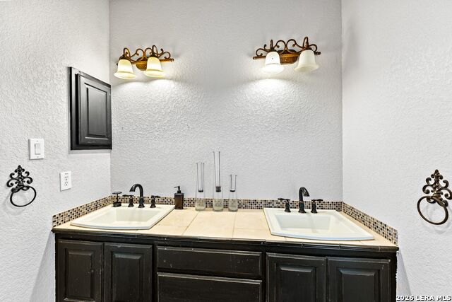 Image 30 of 45 For 17132 Bandera Rd