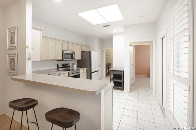 Image 11 of 32 For 130 Oakwell Farms Parkway