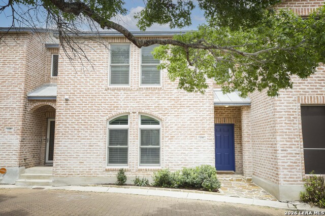 Image 2 of 32 For 130 Oakwell Farms Parkway