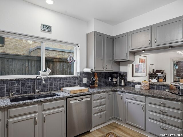 Image 14 of 29 For 8103 New Braunfels Ave N 1