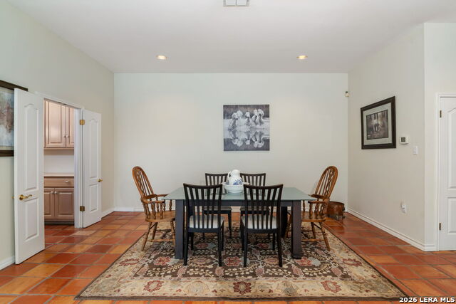 Image 11 of 54 For 8 Clermont Ct