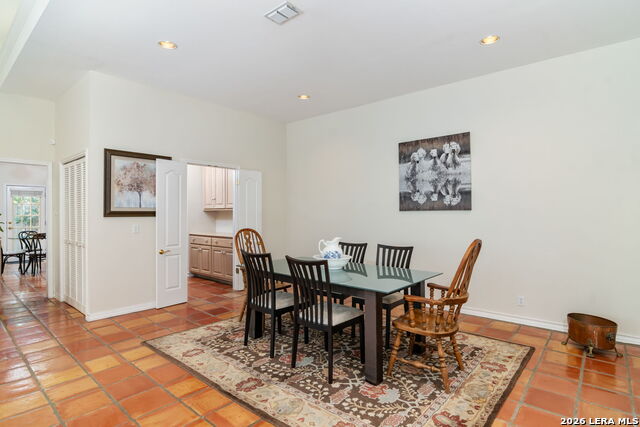 Image 12 of 54 For 8 Clermont Ct