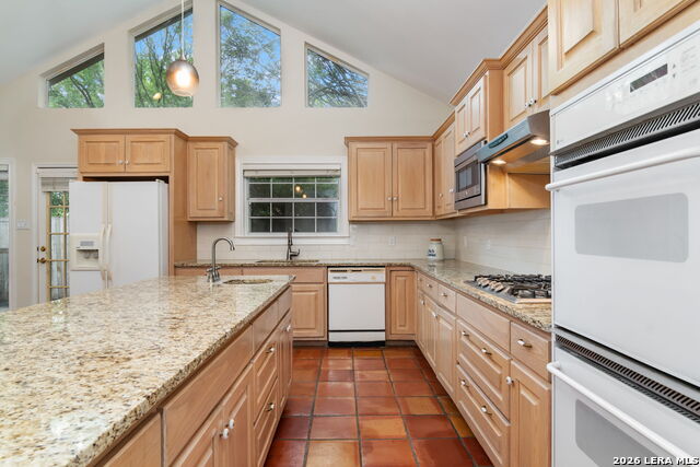 Image 19 of 54 For 8 Clermont Ct