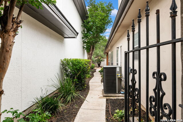 Image 35 of 54 For 8 Clermont Ct