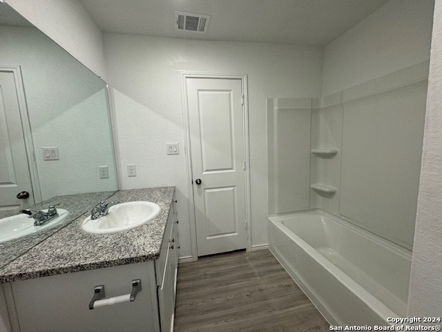 Listing photo id 15 for 7010 Solar Ridge