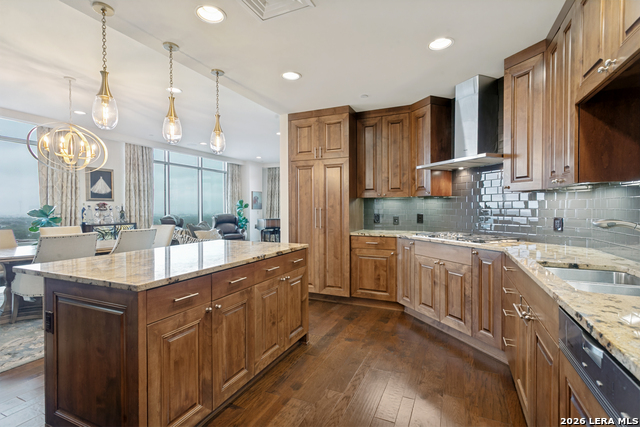 Image 12 of 36 For 4242 Broadway  1702