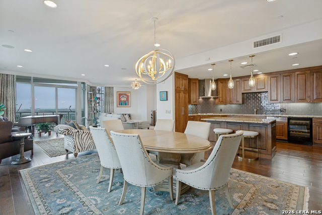 Image 16 of 36 For 4242 Broadway  1702