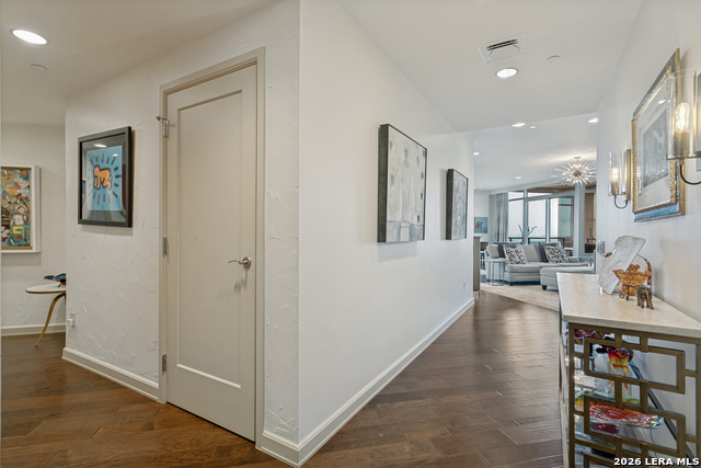 Image 2 of 36 For 4242 Broadway  1702