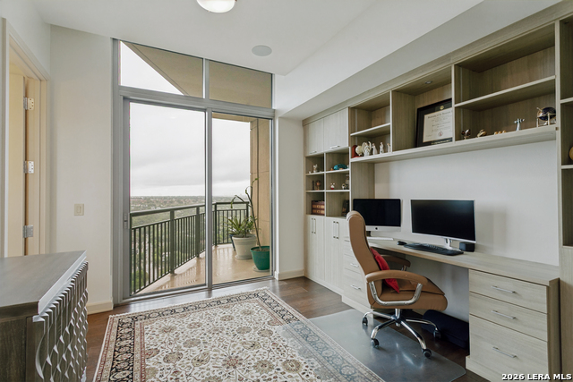 Image 21 of 36 For 4242 Broadway  1702