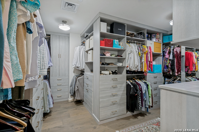 Image 23 of 36 For 4242 Broadway  1702