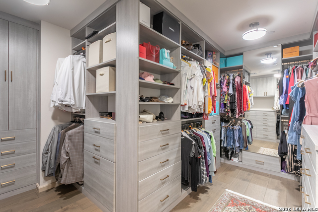 Image 24 of 36 For 4242 Broadway  1702