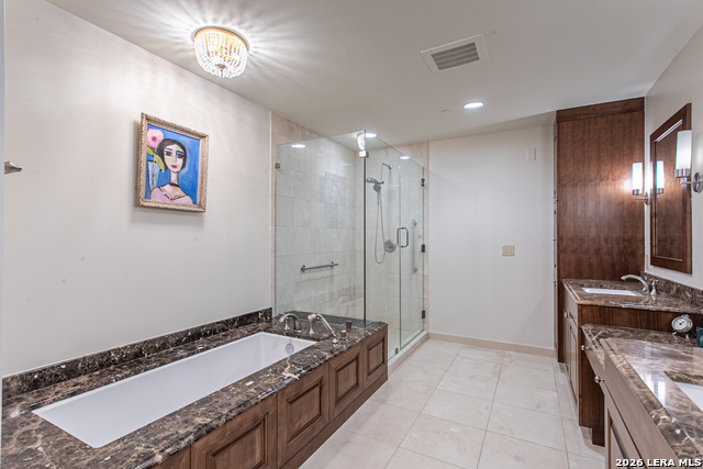 Image 25 of 36 For 4242 Broadway  1702