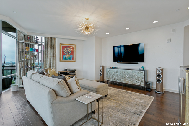 Image 3 of 36 For 4242 Broadway  1702