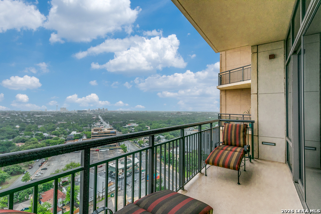 Image 35 of 36 For 4242 Broadway  1702