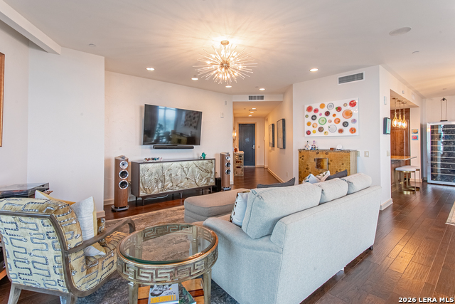 Image 4 of 36 For 4242 Broadway  1702