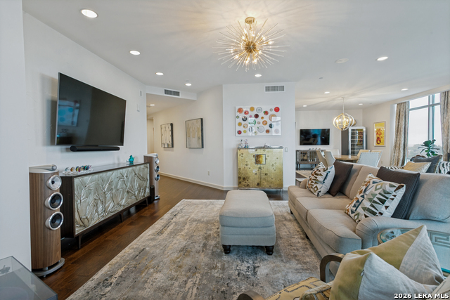 Image 7 of 36 For 4242 Broadway  1702