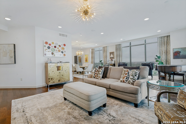 Image 8 of 36 For 4242 Broadway  1702