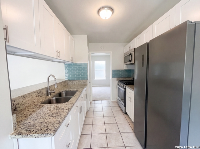 Image 2 of 18 For 225 La Jolla