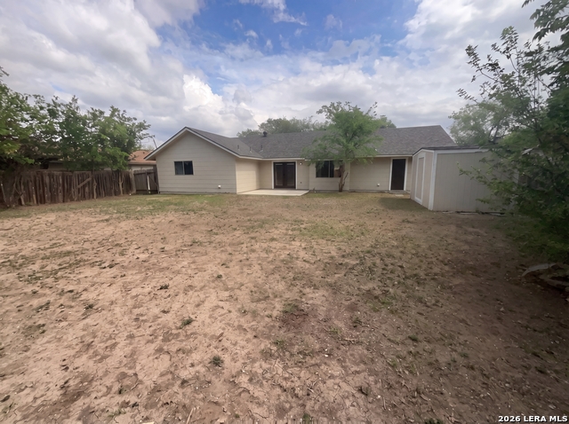 Image 5 of 18 For 225 La Jolla