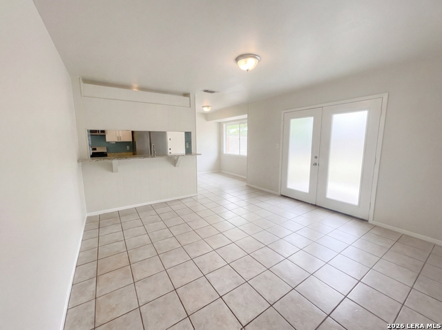 Image 6 of 18 For 225 La Jolla