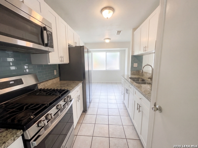 Image 8 of 18 For 225 La Jolla