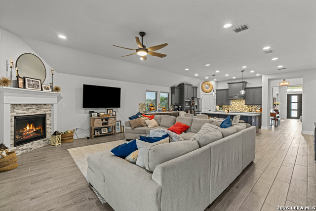 Image 16 of 29 For 1102 Cadogan Squire