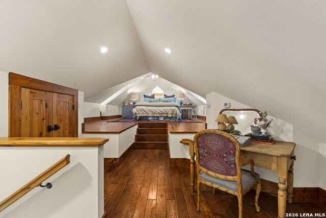 Image 33 of 50 For 107 High Street