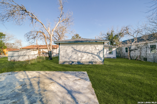 Image 24 of 28 For 1414 Burleson