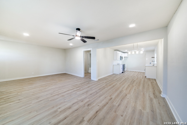 Image 3 of 28 For 1414 Burleson