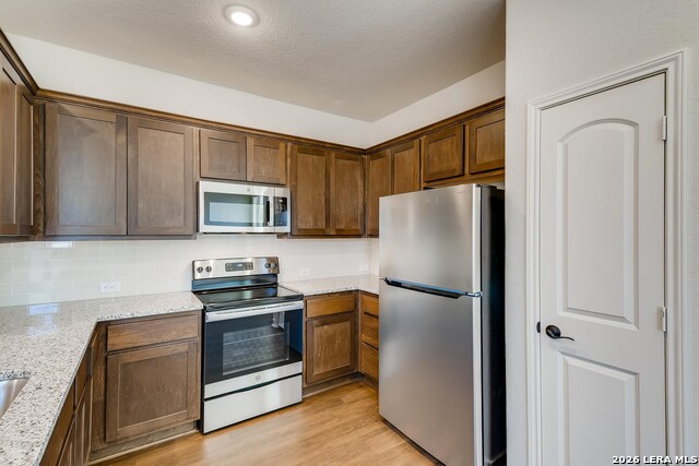 Listing photo id 8 for 10343 Lynwood Branch