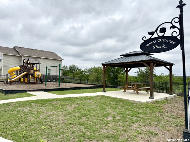 Listing photo id 22 for 10343 Lynwood Branch