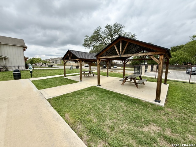 Listing photo id 24 for 10343 Lynwood Branch