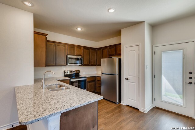 Listing photo id 7 for 10343 Lynwood Branch