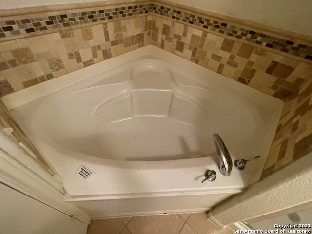 Image 18 of 25 For 11830 Luckey Vis