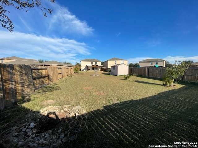 Image 21 of 25 For 11830 Luckey Vis