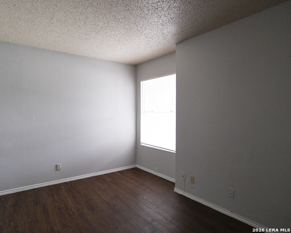 Image 5 of 6 For 5529 Lochmoor  2