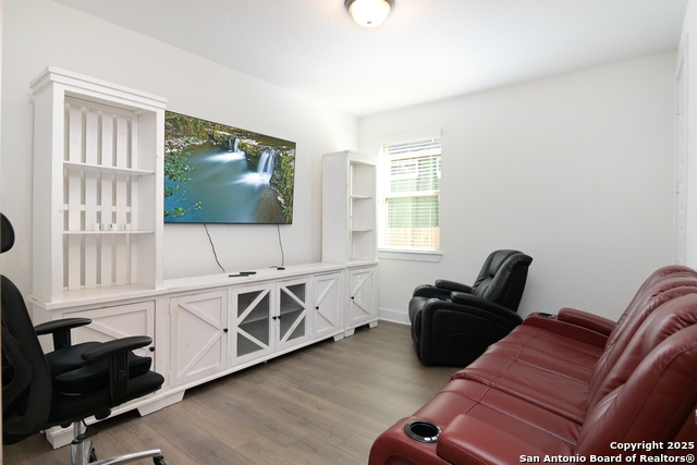 Listing photo id 13 for 524 Cotorra Springs