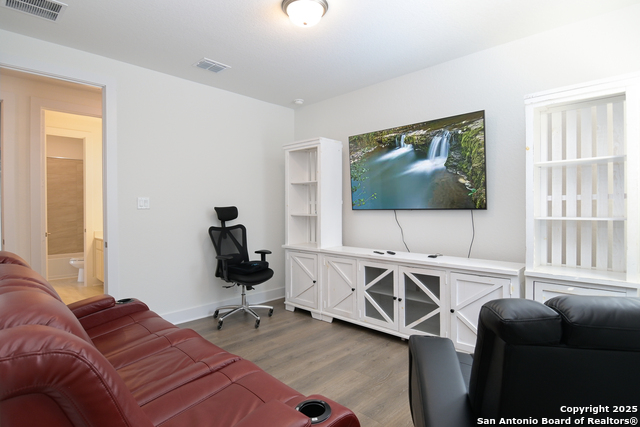 Listing photo id 14 for 524 Cotorra Springs