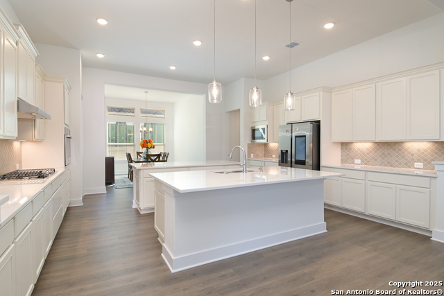 Listing photo id 0 for 524 Cotorra Springs