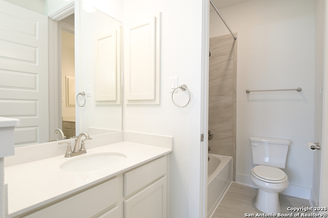 Listing photo id 18 for 524 Cotorra Springs