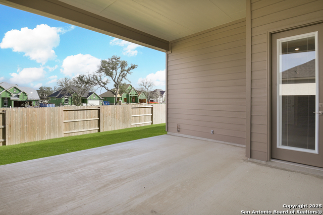 Listing photo id 22 for 524 Cotorra Springs