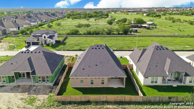 Listing photo id 30 for 524 Cotorra Springs